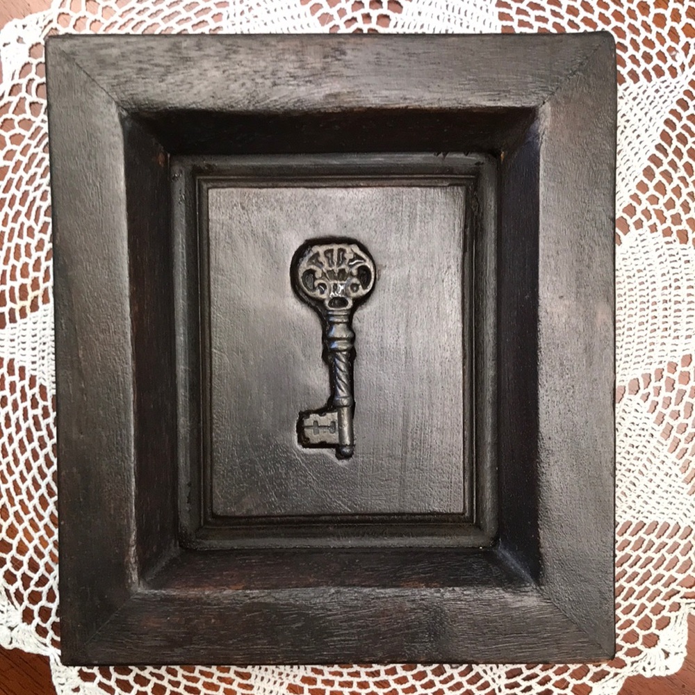 PIER 1 Vintage Wooden Framed Skeleton Key